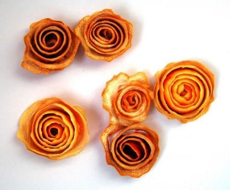 Rožės iš apelsino žievelės